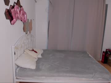 girl
        mollybellx cam image #2202639