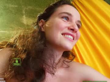 girl
        demurelixir cam image #4744578
