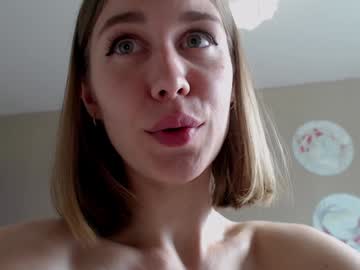 girl
        molly_p cam image #6898435