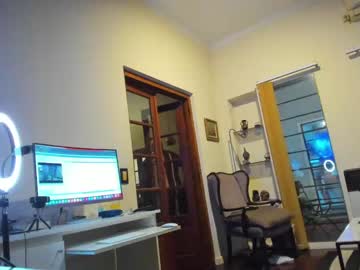 couple
        monikfree cam image #1321140