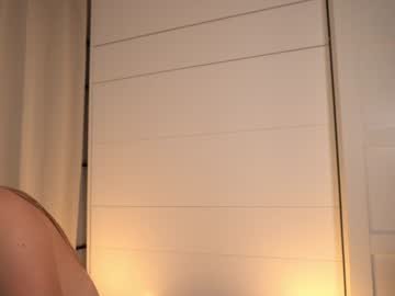 girl
        ellinrose cam image #6771698