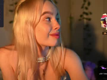 girl
        mother__of__dragons cam image #3161038