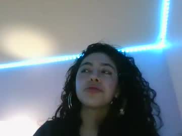 girl
        savinajade cam image #401793