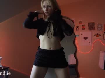 girl
        bestblondiiecb cam image #5994029