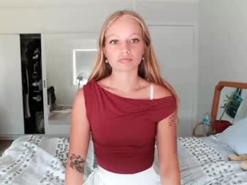 girl
        lexifever cam image #4903501