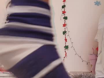girl
        marce_algara cam image #5761160