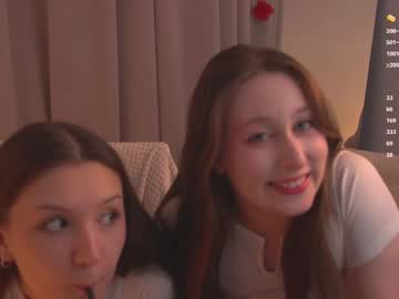 girl
        double_frouble cam image #6463204