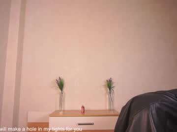 girl
        quennagoldsworthy cam image #3943129
