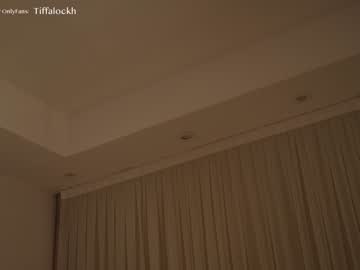 girl
        tifalock_ cam image #2124470