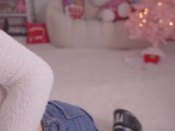 girl
        bunnydollstella cam image #5608119