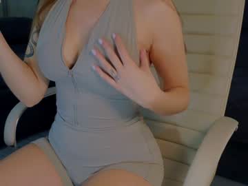 girl
        tia__moon cam image #5138487