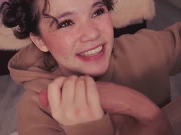 girl
        chery_lady22 cam image #805038