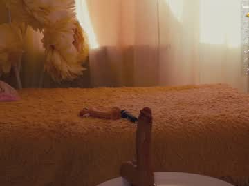 girl
        chery_lady22 cam image #1063572