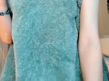 girl
        julianacrosier cam image #3529400