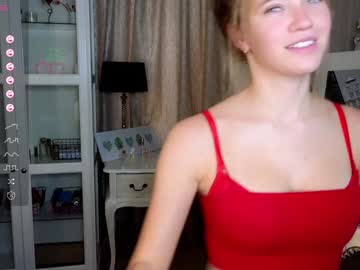 girl
        cute_fox_girl cam image #5396579