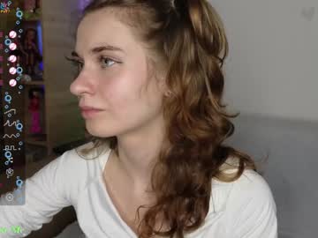girl
        lolliruth cam image #4637543