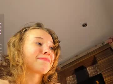 girl
        udelaborom cam image #3847043