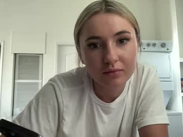 girl
        lilamarie24 cam image #4660057