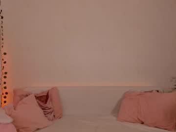girl
        madeline_jackson cam image #3340594