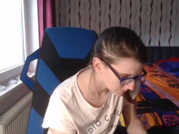 girl
        xinnocence94x cam image #2617060