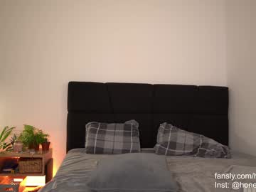 girl
        honeyyykate cam image #4592821
