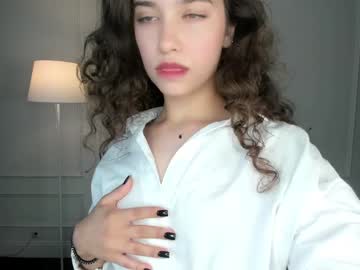 girl
        kopiily cam image #2318228