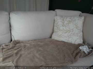 girl
        vivid_whit cam image #4672688