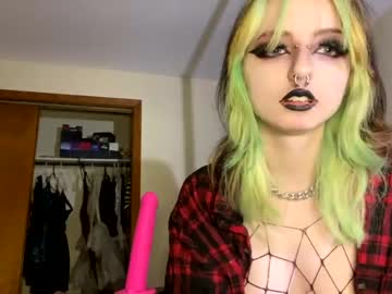 girl
        cryptiddi3s cam image #315530