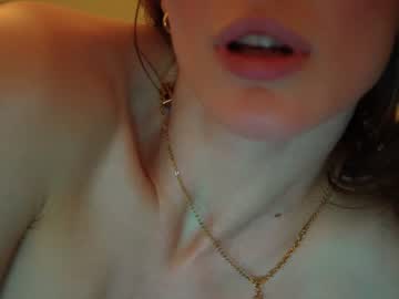 girl
        ellaa91 cam image #1155400