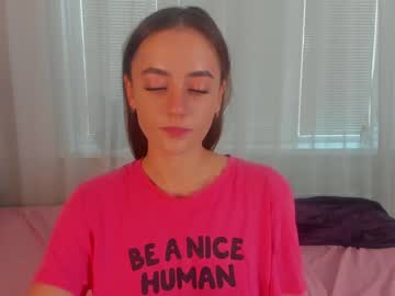 girl
        angelina_new cam image #1895231