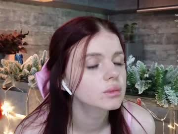 girl
        glassofvine cam image #5817247