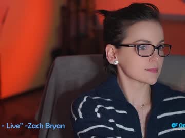 girl
        tiffanyriox cam image #3863140