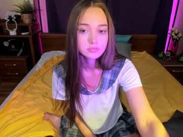 girl
        melisa_sim cam image #1806599