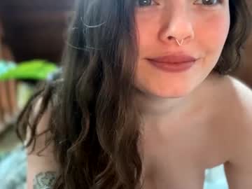 girl
        emersoncane cam image #3601259