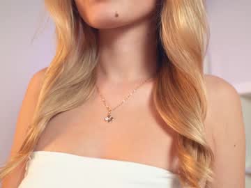 girl
        moiragrise cam image #5471963
