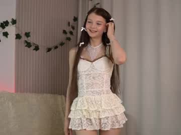 girl
        edithgalpin cam image #6226428