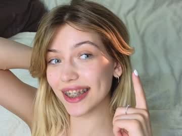 girl
        rainauge cam image #4350618