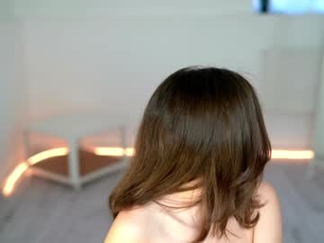 girl
        silent_chill cam image #4325960