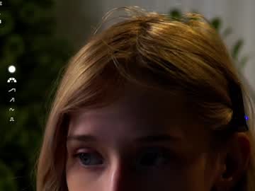 girl
        taitehambelton cam image #5998172