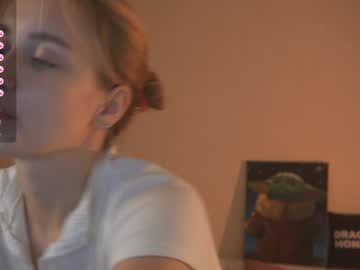 girl
        2girls_1dream cam image #6066353
