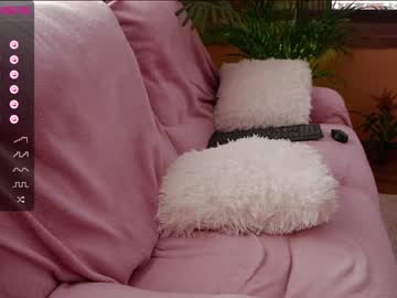 girl
        clementine__ cam image #1876542