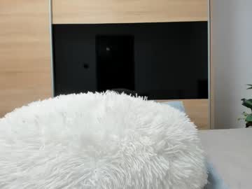girl
        angell6969 cam image #5998717