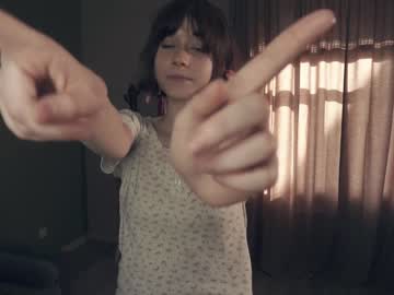 girl
        meghanash cam image #4023653