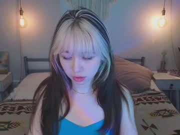girl
        y_u_m_i_k_a cam image #1223255