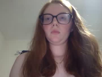 girl
        lexxilust cam image #3819278