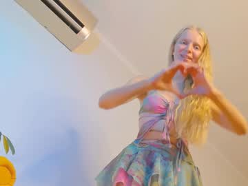 girl
        jenny_ames cam image #4865432