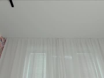 girl
        angelina_new cam image #2642599