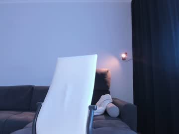 girl
        meowlina cam image #459460