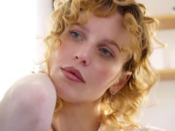 girl
        ellaa91 cam image #3699974