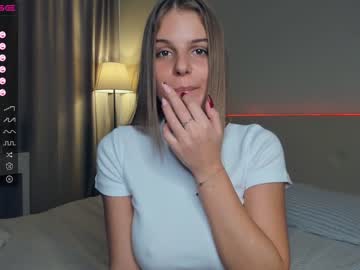 girl
        erline_may cam image #3864104